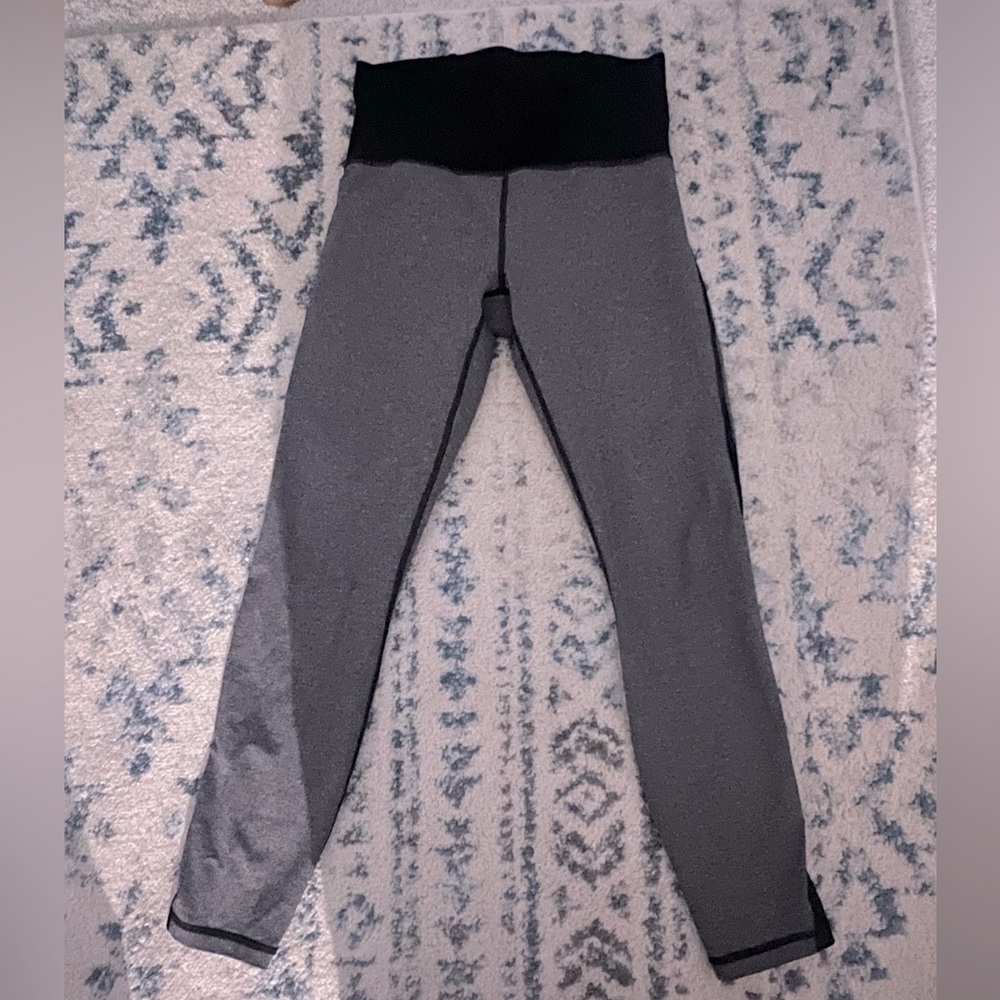 Lululemon leggings size 8; Gray/Black with mesh